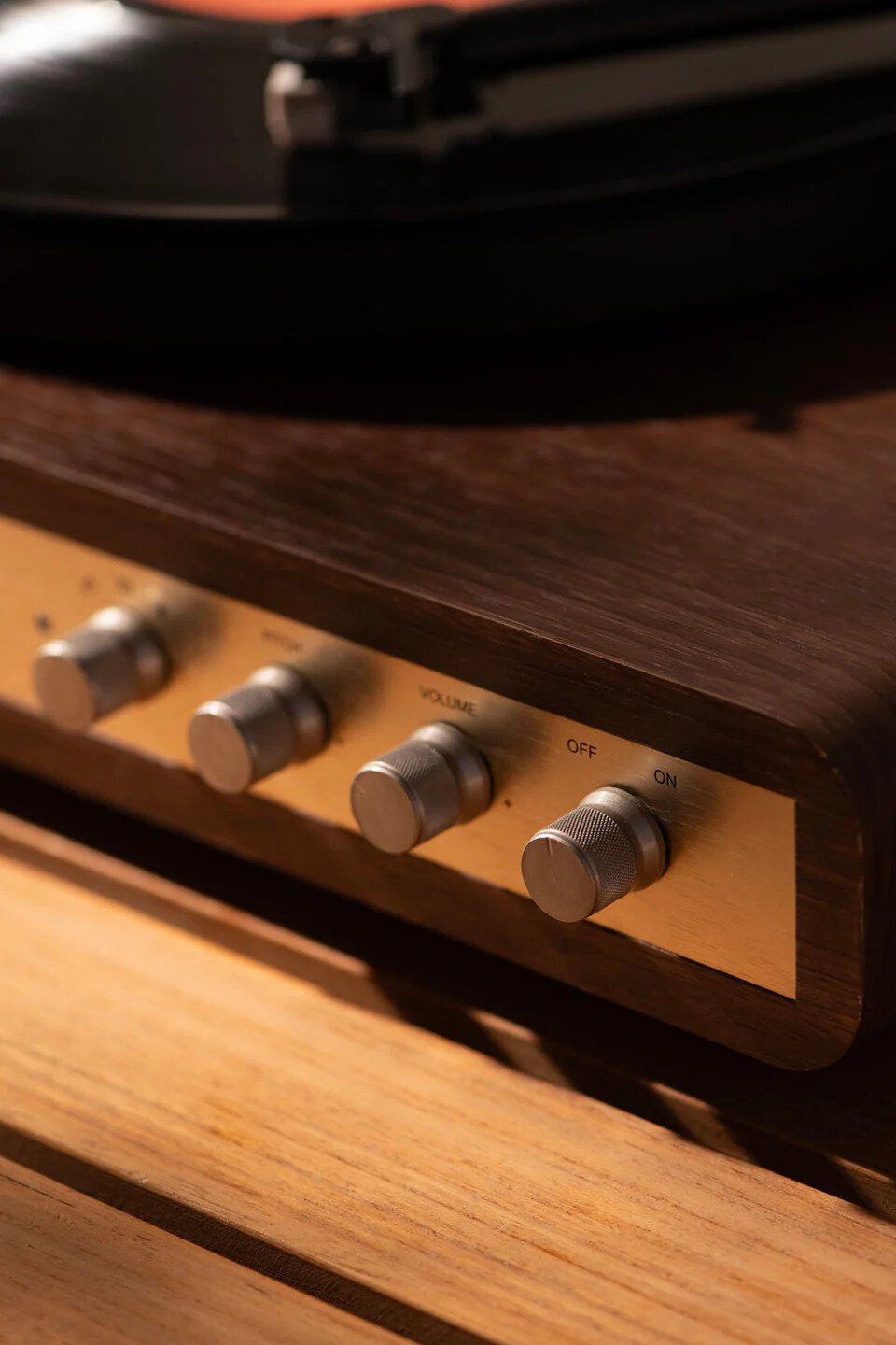 Crosley C65 Plattenspieler mit Lautsprechern, Walnuss