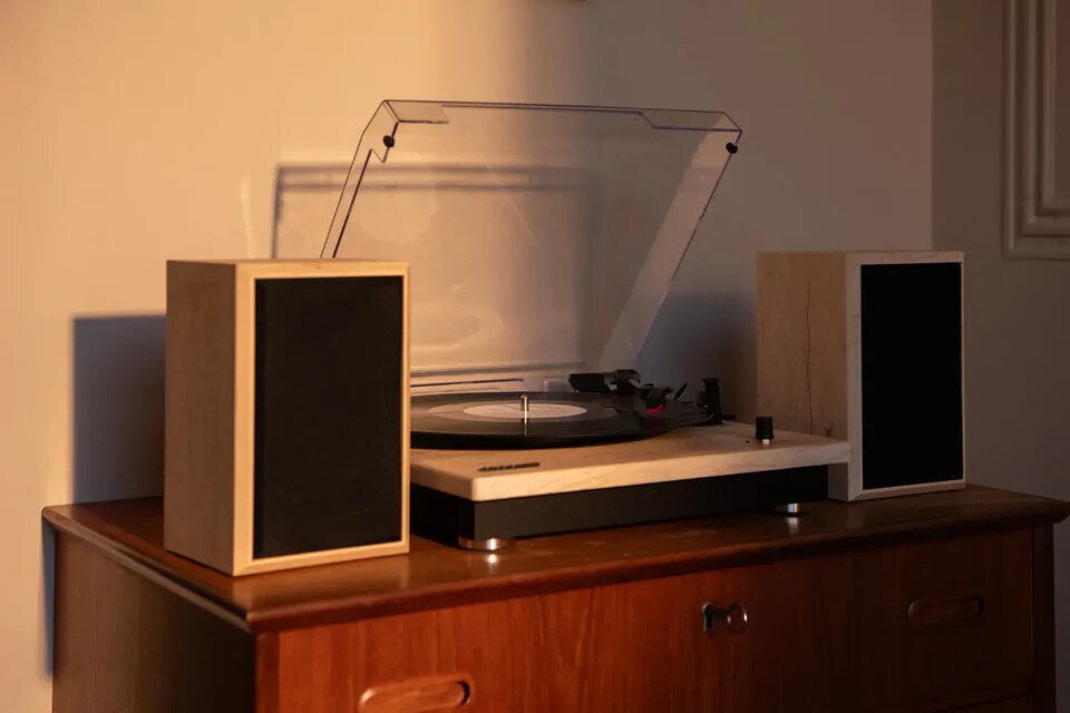 Crosley Brio Plattenspieler m/Lautsprechern, Natur
