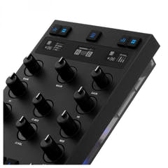 Native Instruments Traktor Z1 MK2 DJ-Mixer-Controller & Audio-Interface